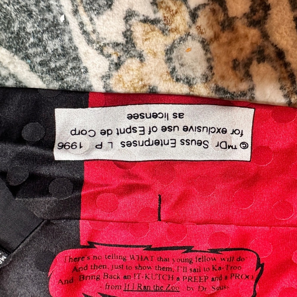 Vtg‎ 96 Dr. Seuss "I'll Run the Zoo"Valentine Heart Character Silk Tie Red Black - Picture 4 of 6
